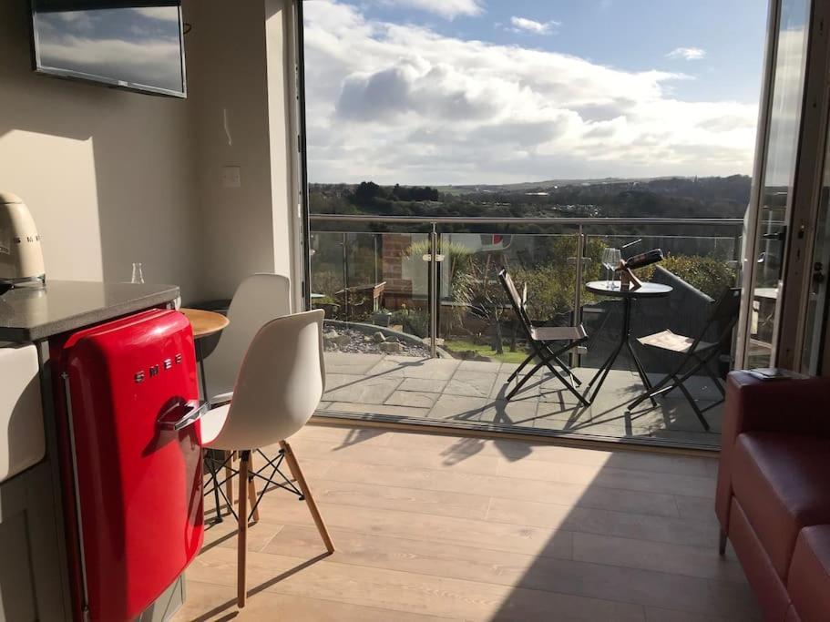 The View At 52, Whitby公寓 外观 照片
